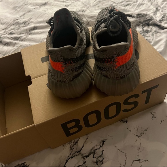 YEEZY BOOST 360 V2 AUTHENTIC!! BOYS SIZE 4.5 WOMEN SIZE 6.5! - Picture 4 of 9